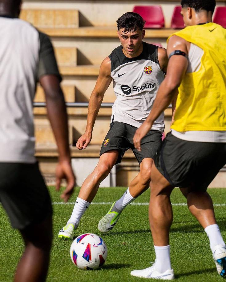 Estos últimos días, en el retorno a los entrenamientos, el Barcelona ha compartido imágenes de Pedri mostrando su cambio físico, y se ha hecho rápidamente viral por lo fuerte que se ha puesto el jugador.