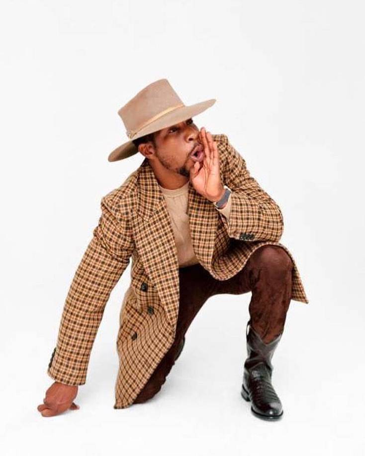  En una entrevista reciente con Variety, Nicolai afirmó que “se mantenía firme en los mensajes que envió ese día, y que apoya al 100% a todas las víctimas que quieran seguir adelante con sus denuncias”. También confirmó que el equipo de Jonathan Majors no lo contactó luego de sus comentarios en las redes sociales.