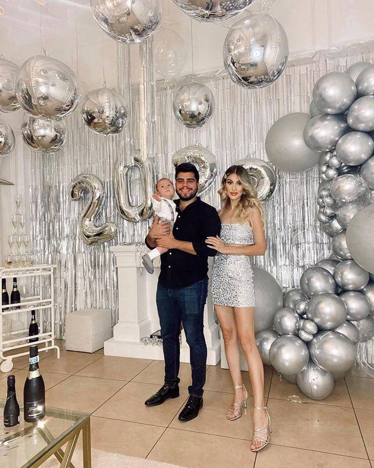 La guapa rubia celebró las fiestas de Año Nuevo en compañía de su familia.