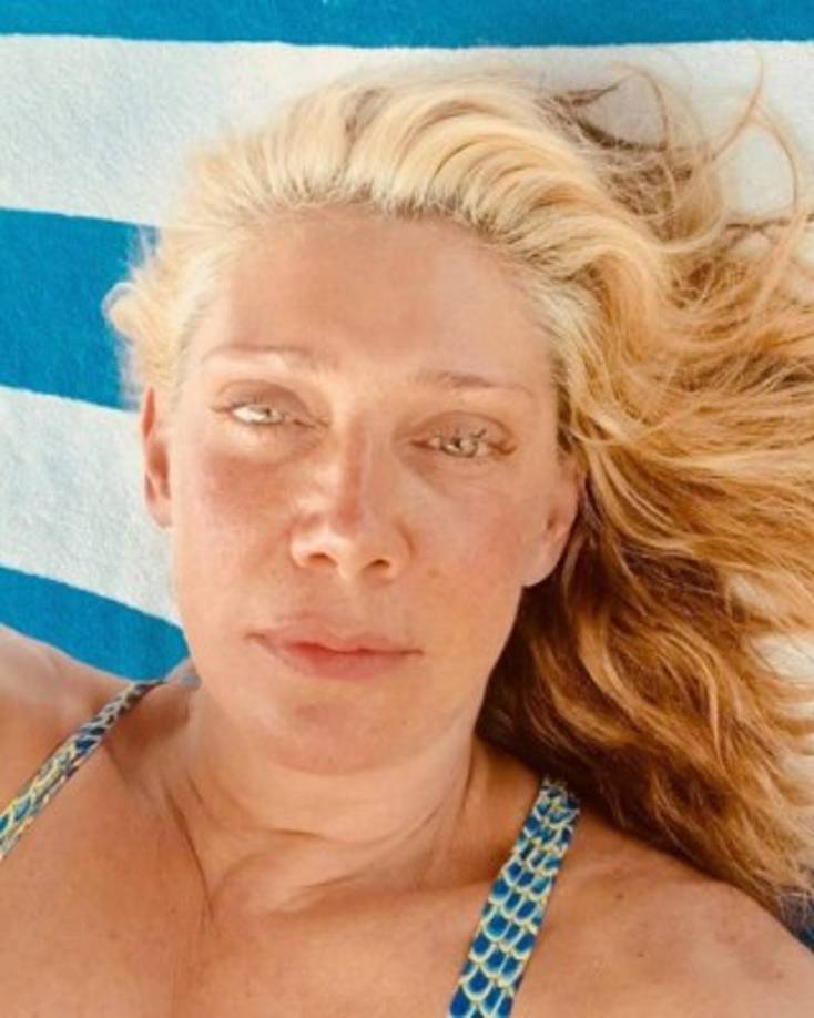 Con esta foto la actriz levantó controversia entre sus seguidores, 'Parece una momia sin maquillaje' 'Se ve enferma', escribieron algunos de los críticos, otros por su lado dijeron que Cynthia se ve muy bien al natural.