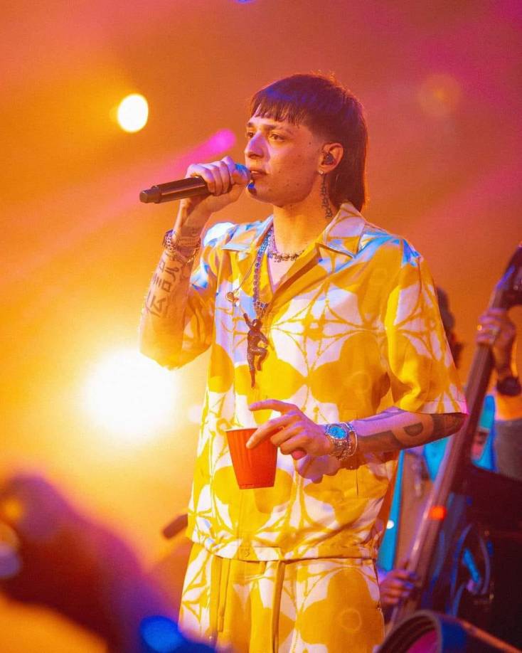 Veintidós semanas después de su lanzamiento, ‘Éxodo’ permanece en el puesto número 3 de la lista Top Álbumes de Spotify México y en el número 11 de la lista Top Álbumes Global de Spotify.