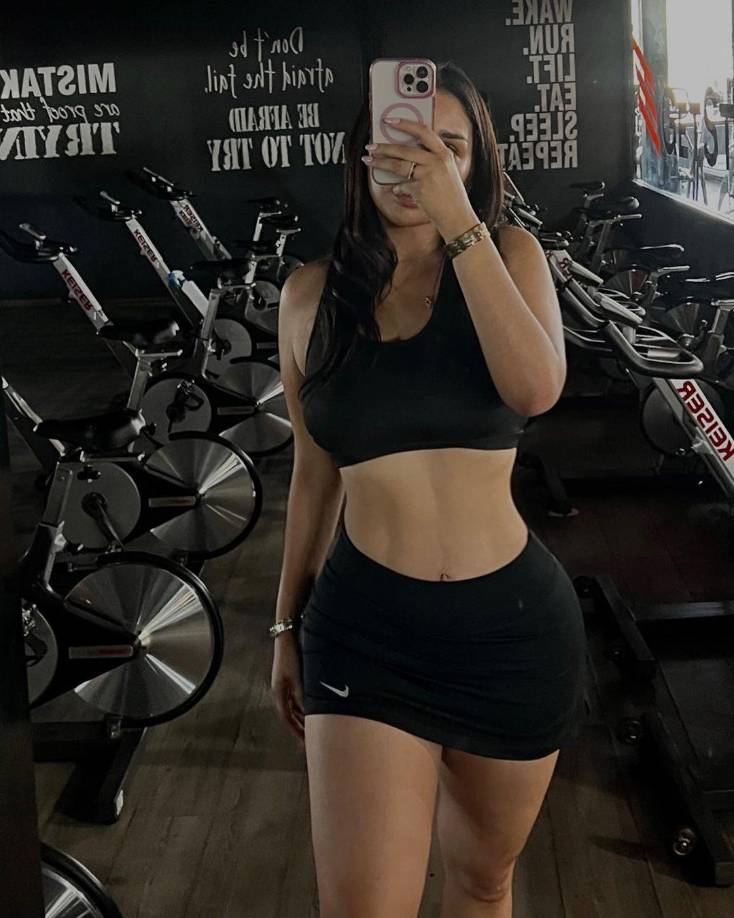 Albany pasa más de tres horas en el gimnasio para mantener su cuerpo saludable.