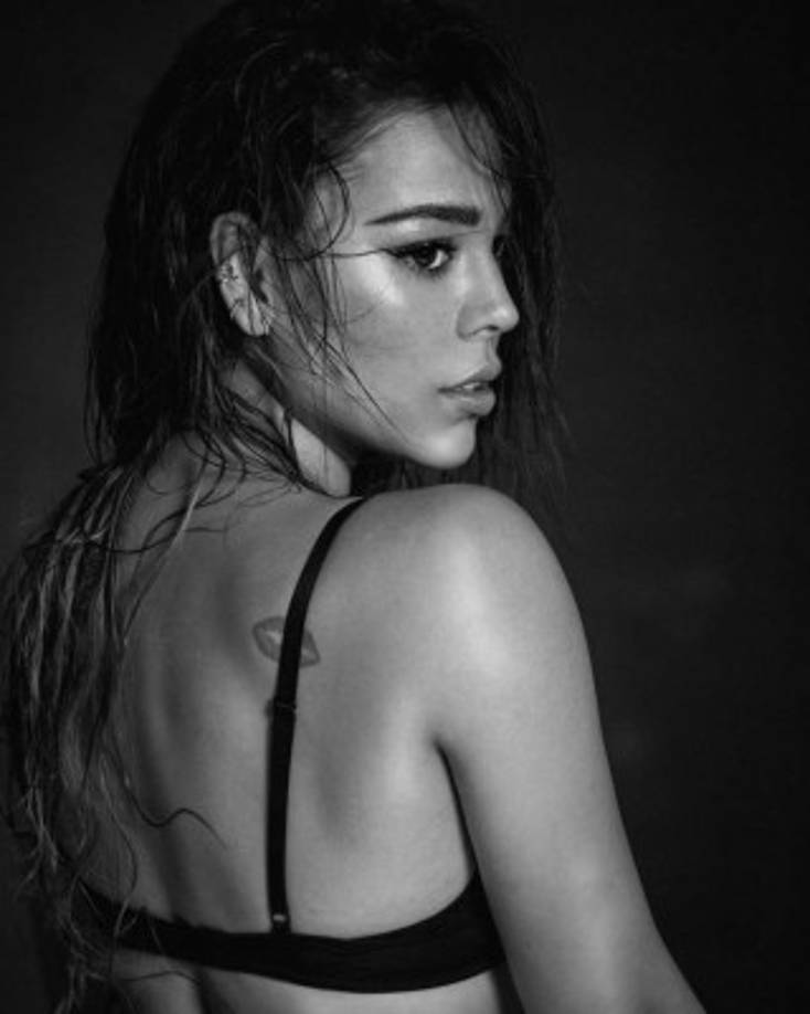 'Siempre va a haber gente que te va a criticar para bien y para mal y es algo que yo he ido aprendiendo. No es fácil pero hoy en día me siento muy segura de poder salir como la mujer que soy. Para mi lo más importante es encontrar la seguridad que necesitaba y la he encontrado', declaró Danna Paola.<br/>