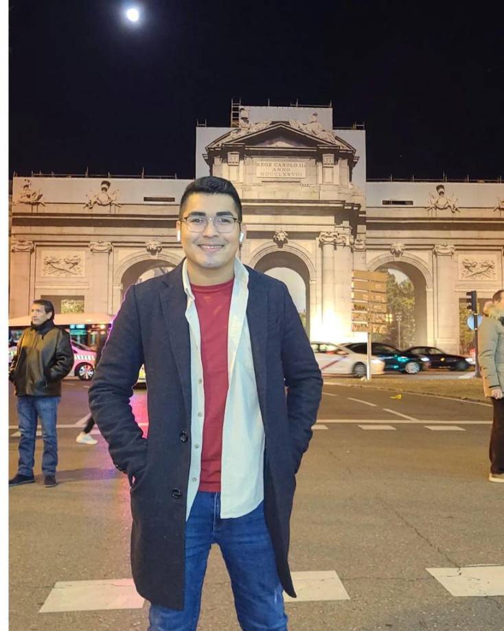 Es originario de un pueblo de Catacamas en Olancho, sin embargo, a sus 18 años se mudó a Tegucigalpa en busca de mejores oportunidades de vida. 