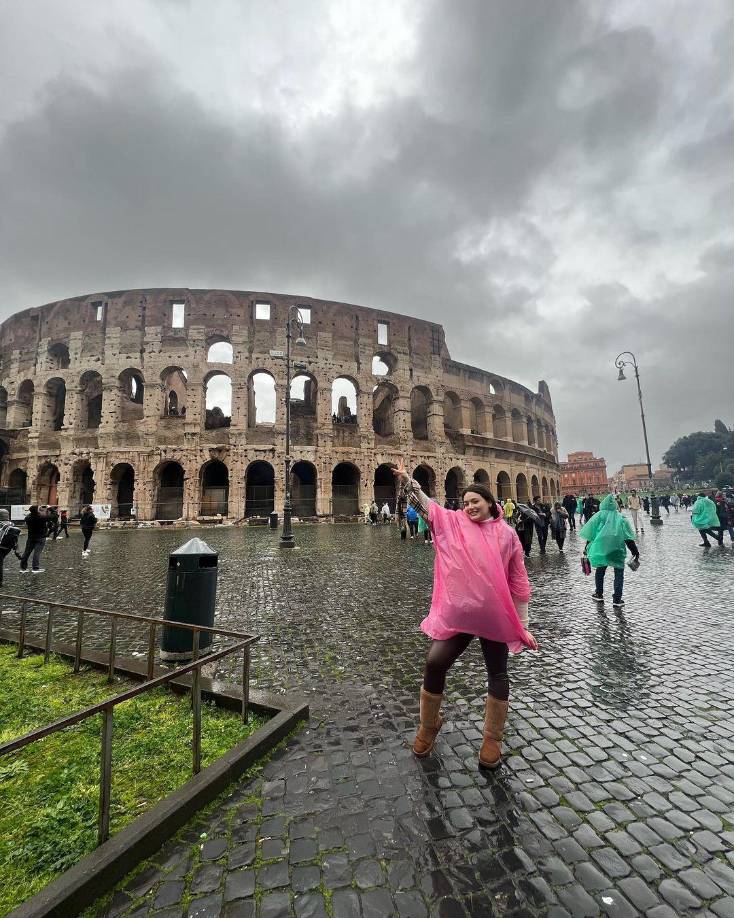 Diversos reportes indican que alrededor de 500 disparos fueron dirigidos hacia los tres jóvenes, quienes murieron en el sitio.