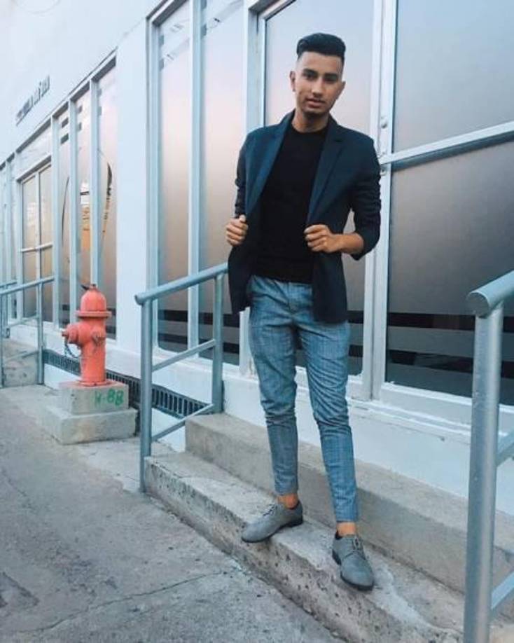 El comunicador y su padre fueron raptados ayer y luego asesinados por criminales que vestían indumentaria similar a la de la Policía Militar del Orden Público, después de simular un allanamiento en su vivienda, ubicada en la colonia Villafranca de Comayagüela.