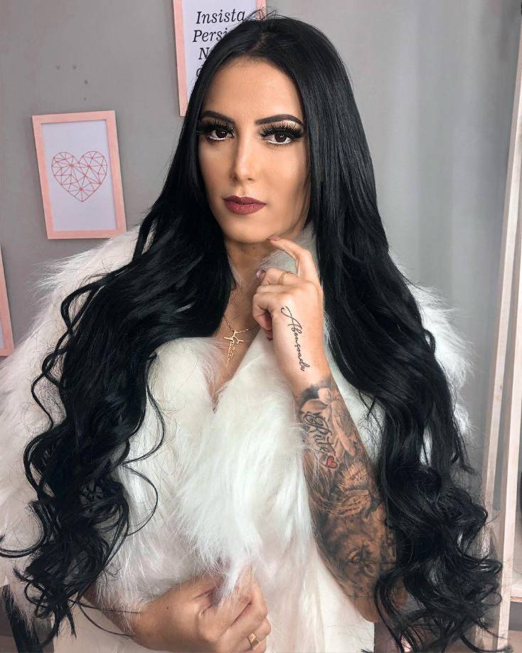 Era dueña de una tienda de ropa y solía participar en actividades de voluntariados en su comunidad, en especial para el Día del Niño y Navidad, según reportó previamente el New York Post.