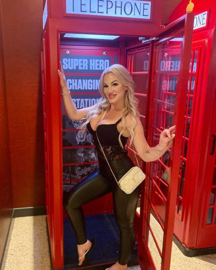 “Me ordenaba básicamente que retirara todas mis redes sociales de Ava James, así que Instagram, TikTok y OnlyFans... Decía que no hacerlo sería potencialmente motivo de despido”, explicó.