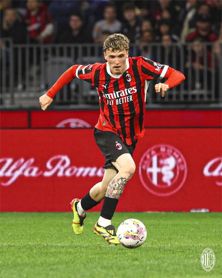 El Real Madrid y el Milan acordaron el traspaso del defensa Álex Jiménez al club italiano, donde ha jugado la última temporada en calidad de cedido con los juveniles.