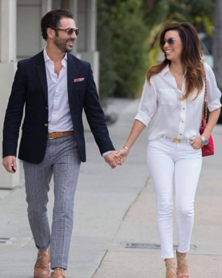 Eva Longoria y José Bastón.<br/><br/>Aunque la actriz prefiere mantener su vida privada al margen de sus redes la fecha lo amerita.<br/>La madre primeriza escribió unas lindas palabras para el mexicano: 'Ustedes saben que mi esposo odia estar en mis redes sociales, pero hoy, cuando celebramos el amor, ¡simplemente tuve que publicar esto! Él es mi ángel, mi vida, ¡todo! Feliz día de San Valentín amor mío! ❤ (y seamos honestos, ¡Tomaré cualquier oportunidad de publicar una foto donde el tamaño de mis jeans era más pequeño! 😉) escribió junto a la foto tomada antes de su embarazo.<br/>