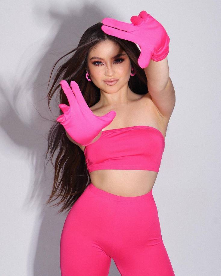 La cantante le dijo al reportero Alan Morales, que en el futuro no quiere volver a hablar del tema porque afecta su imagen. “No voy a hablar al respecto de absolutamente nada y que siga así, como villana, está bien, me queda el personaje”, concluyó.