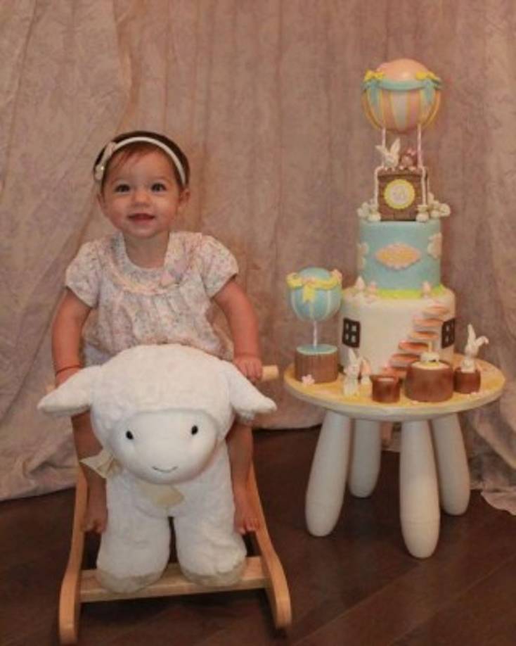 Las mejores fotos de Alaïa, la hija de Adamaris López y Toni Costa.