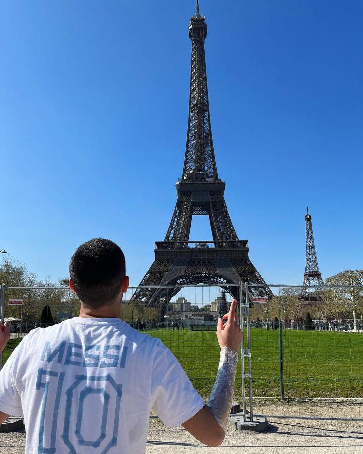 Aprovechando sus días libres, Juan buscó la casa de Lionel Messi en Internet y llegó a dar con ella.