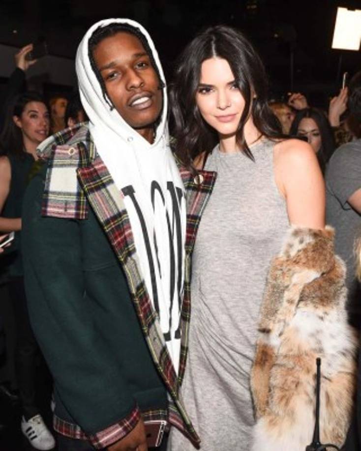 Aunque Kendall Jenner es una de las integrantes más discretas del clan, ella también le dio una oportunidad al amor y le fallaron. <br/><br/>El año pasado la modelo fue captada muy cariñosa con el rapero A$AP Rocky e incluso asistieron a la gala MET. El romance no duró mucho, pues Kendall descubrió que salía con otras mujeres.