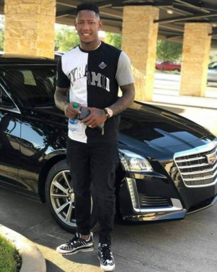 Romell Samir Quioto Robinson juega como extremo o volante ofensivo y su equipo actual es el Houston Dynamo de la Major League Soccer.