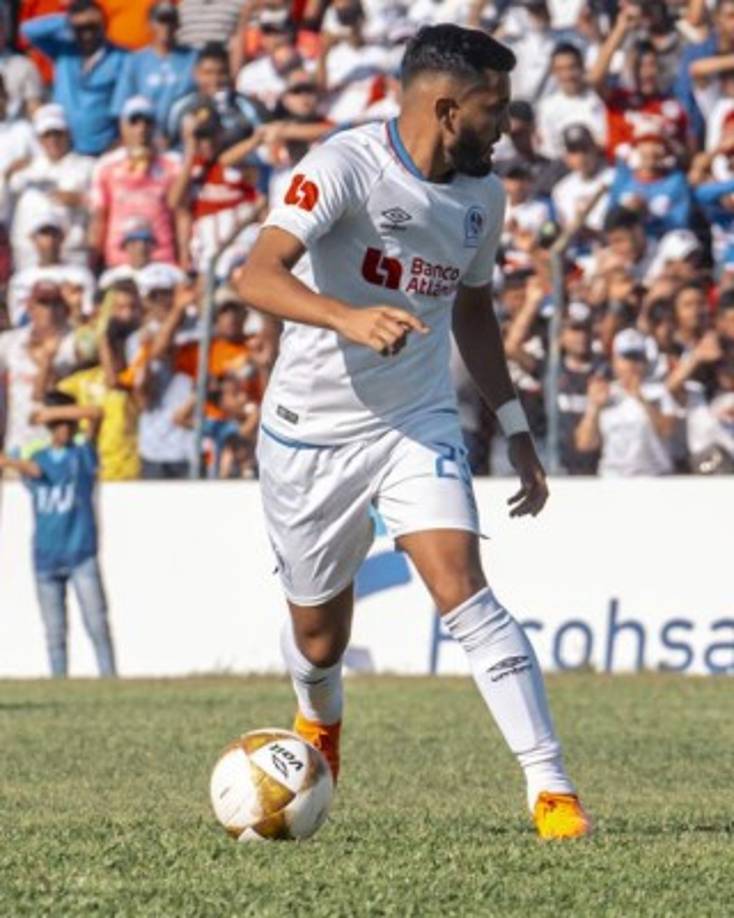 Jorge Álvarez - El mediocampista tendrá mucho trabajo, será el hombre que Troglio pondrá para romper al Comunicaciones.