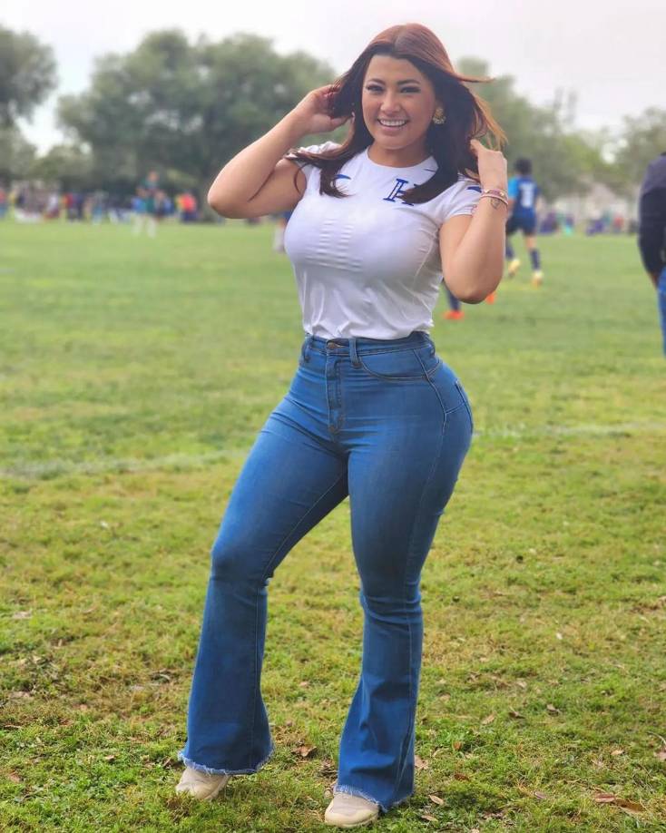 Milagros Flores asistió al evento de la New Orleans Cup con una camiseta de la Selección de Honduras.