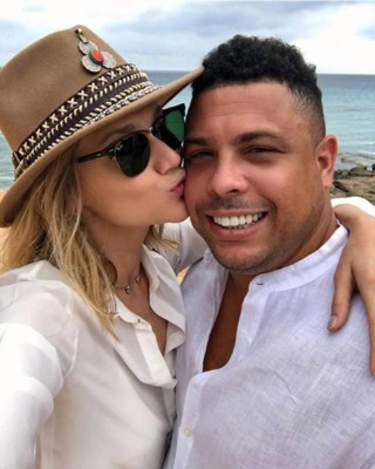 La pareja se conoció en diciembre de 2014, luego de que Ronaldo terminara su relación con la DJ Paula Morais.