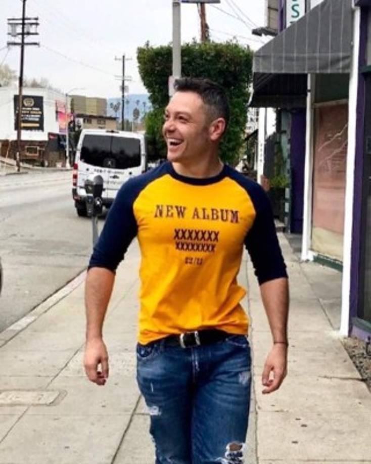 Ferro suele compartir en su cuenta de Instagram imágenes de su vida cotidiana, junto a familiares o amigos. También da cuenta de sus actividades en la música y suele lucir sonriente. Lo que – al menos recientemente- no ha publicado son fotografías con alguna pareja.<br/><br/>