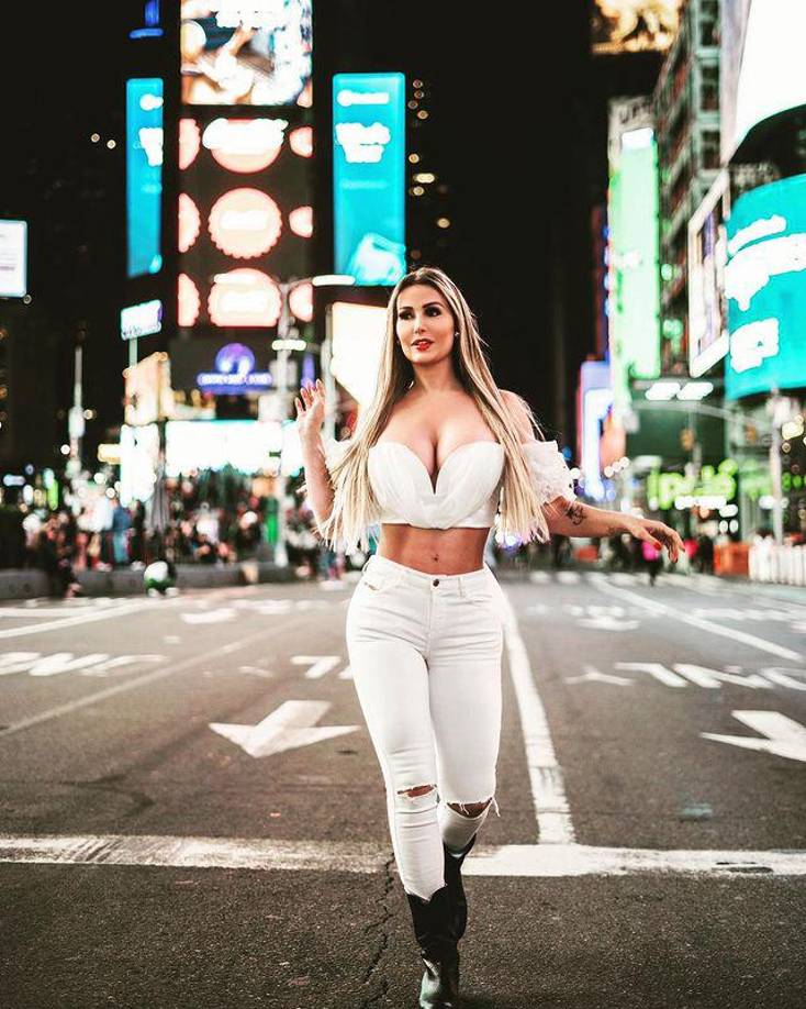 ”Amigos, desgraciadamente nuestra guerrera ha cruzado al otro lado. Pronto comunicaré aquí los horarios de su despedida. Agradecemos una vez más todo el apoyo. Les pido que entiendan nuestro momento, no podemos contestar todos los mensajes”, escribió la familia en redes sociales.