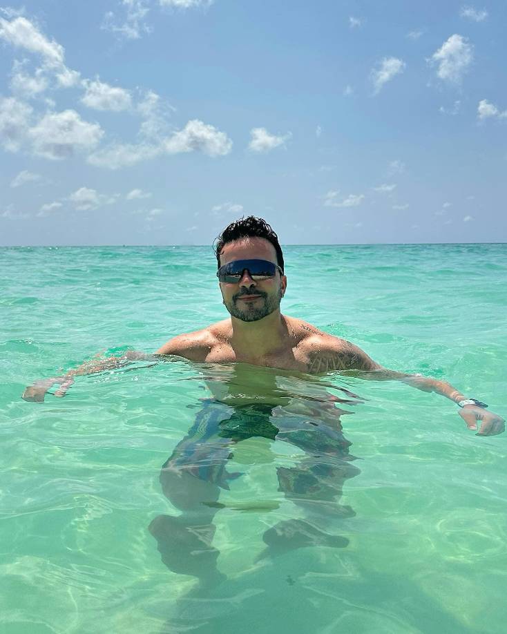 Fonsi comentó que en su hogar, que comparte con su esposa, la modelo española Águeda López, y sus dos hijos, se celebra la llegada de Gaspar, Melchor y Baltasar, como aprendió en su hogar en su infancia.