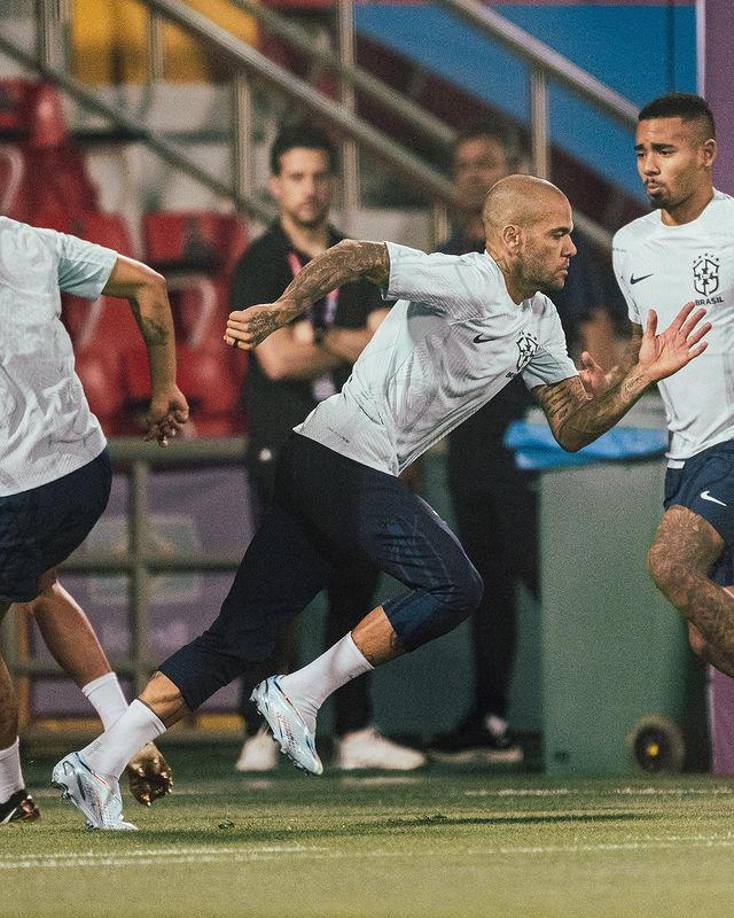 “Entre esos valores está el no actuar nunca con violencia. Y dar la cara siempre. No huir. Por eso no entiendo que no se me conceda la libertad provisional por riesgo de fuga. ¿Qué fuga? Voy siempre de cara y con la cabeza muy alta, no pienso eludir mis responsabilidades”, continuó.