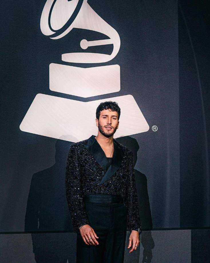 El autor de éxitos como “Robarte un beso”, “Traicionera”, “Chica ideal”, “TBT”, “Runaway”, “Ya no tiene novio” y “Tacones rojos” es uno de los favoritos.