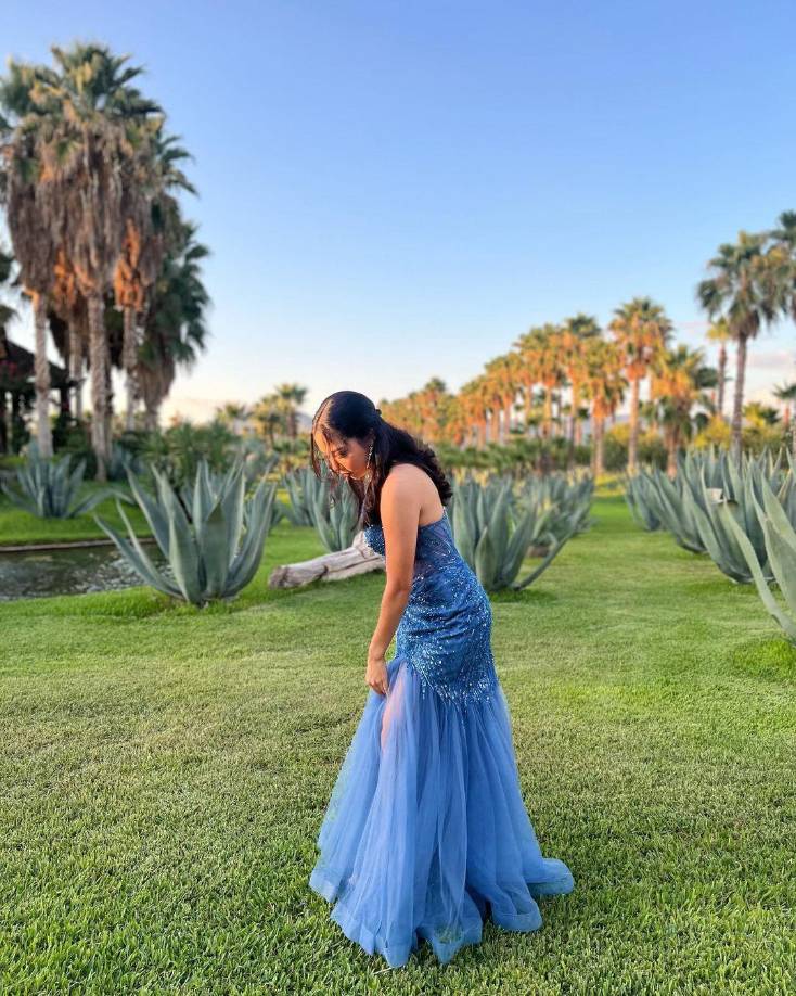 Su repentino deceso dejó a todos conmocionados, especialmente a sus seres queridos, quienes han expresado su dolor a través de redes sociales, compartiendo recuerdos y fotografías de la joven maestra.