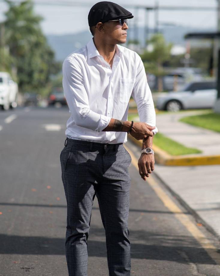  Un <i>streamer</i> es una persona que se dedica a la creación de contenidos y su retransmisión en directo a través de alguna plataforma web o red ...