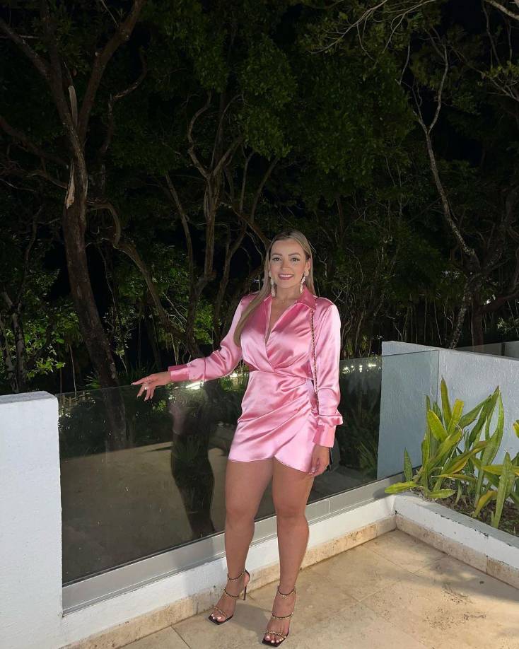 La hermosa Virginia Varela es la esposa del exjugador hondureño Emilio Izaguirre. 