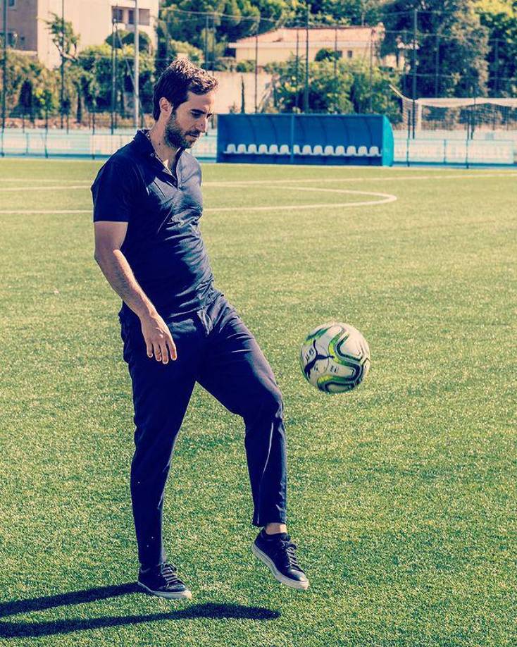 Y lo hizo, llegó al Olympique, el club de su ciudad, y cumplió con todo el camino de formación hasta alcanzar su debut con 20 años en el primer equipo.