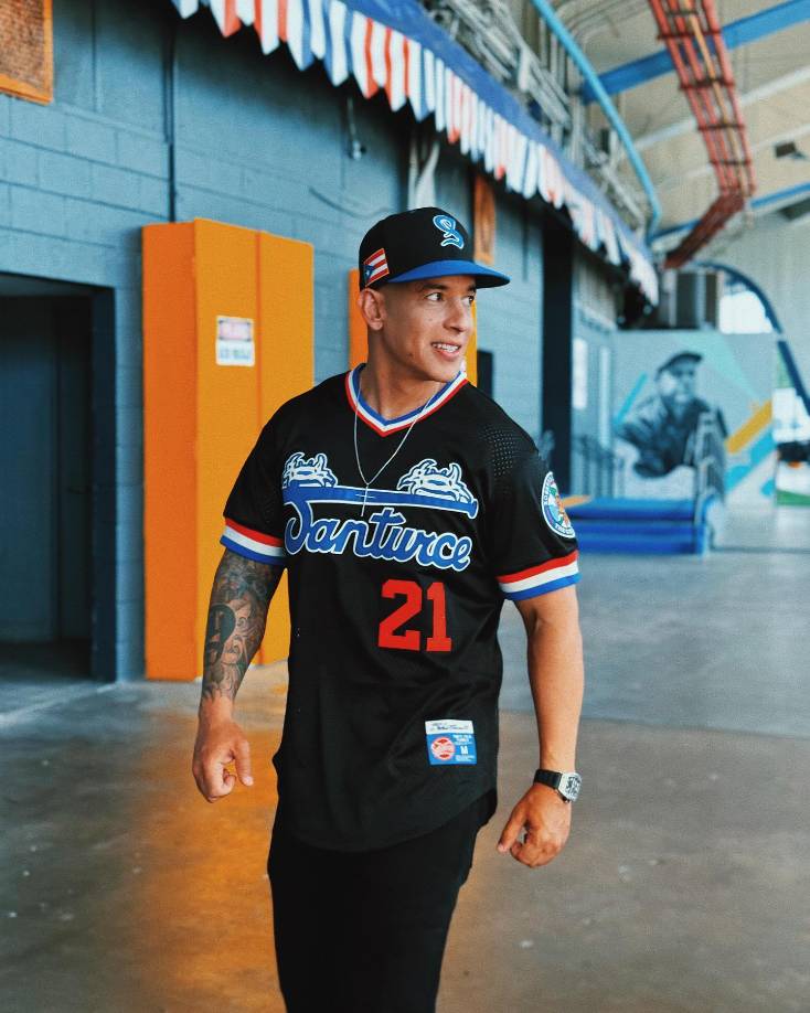 Asimismo, Yankee ahora comparte fotografías y videos de su vida cotidiana, compartiendo en familia, sus paseos, sus rutinas de ejercicio alejadas de los escenarios y su nueva etapa compartiendo su testimonio en las iglesias. 