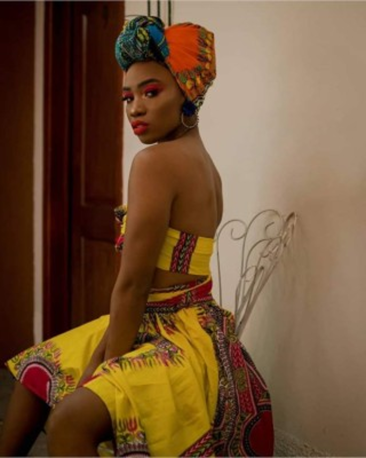 Rose se desempeña como modelo y también trabaja en el sector de bienes raíces. Asegura estar lista para representar la belleza hondureña y la de su etnia garífuna al mundo.