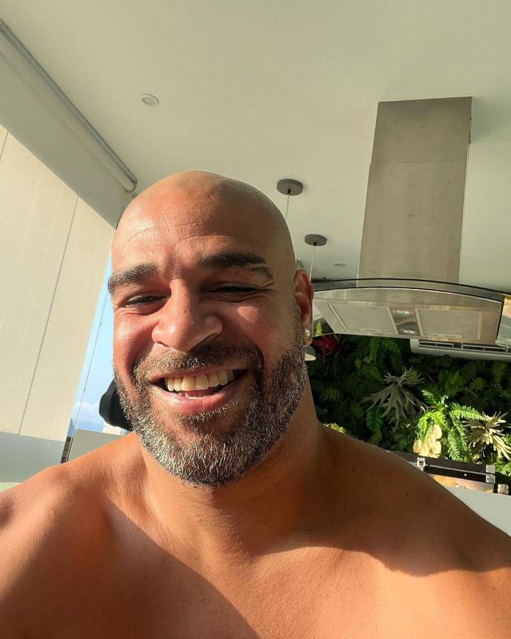 Adriano Leite se ha<b> separado de Micaela Mesquita</b>, una peluquera con la que se casó por lo civil el 9 de noviembre del presente 2022.