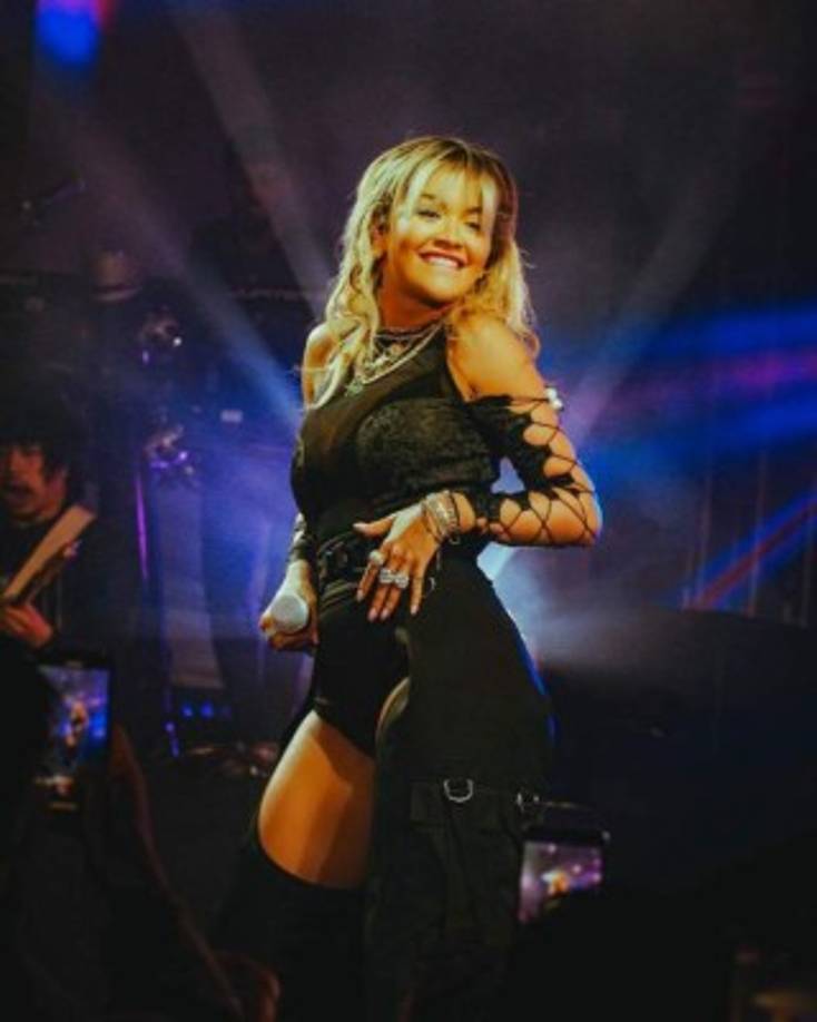 Rita Ora, 28 años <br/><br/>22.9 millones de dólares son las ganancias de la cantante, compositora y actriz. El puesto número 13 es de ella.