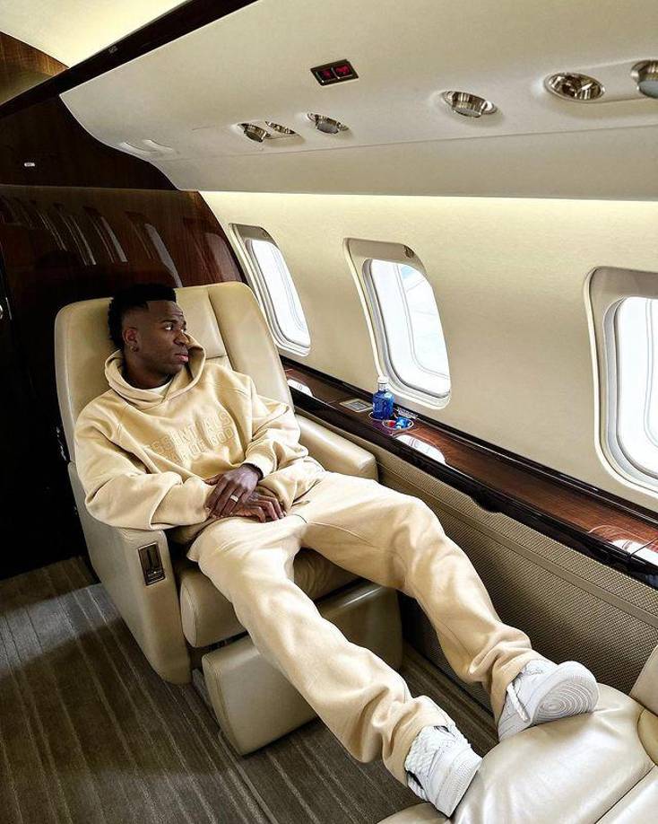 El jugador brasileño se encuentra de vacaciones tras finalizar la temporada con el conjunto blanco y eligió Sao Paulo y Miami para disfrutar de sus días libres con sus amigos. 