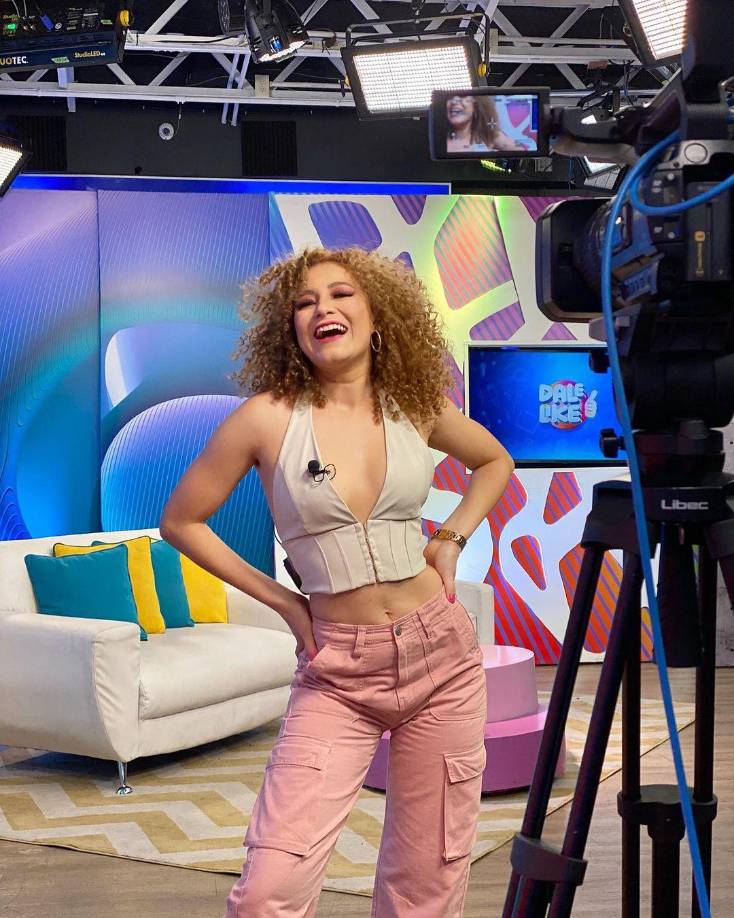 Mayra Tercero es de las presentadoras más bellas de Honduras. La chica fue conquistada por el portero hondureño Denovan Torres.