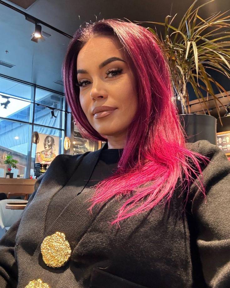 A pesar de sus esfuerzos y del apoyo constante de su familia, amigos y seguidores, Anca no pudo vencer la enfermedad.