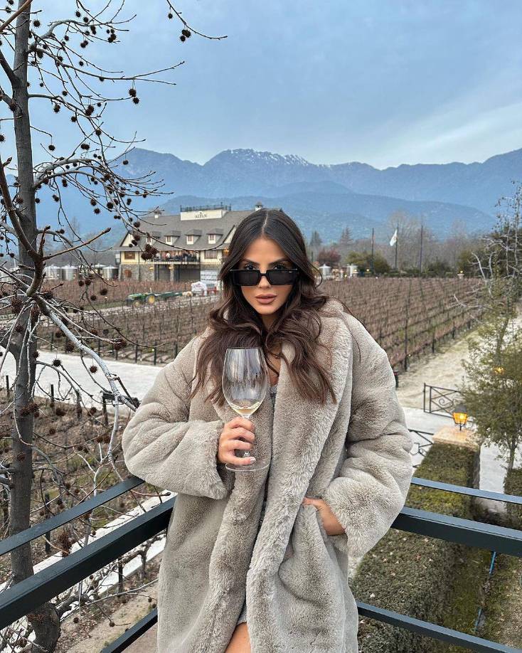 Asimetría o irregularidades: Aunque los cirujanos hacen todo lo posible para obtener resultados uniformes, puede haber asimetría o irregularidades en la textura de la piel después de la liposucción.