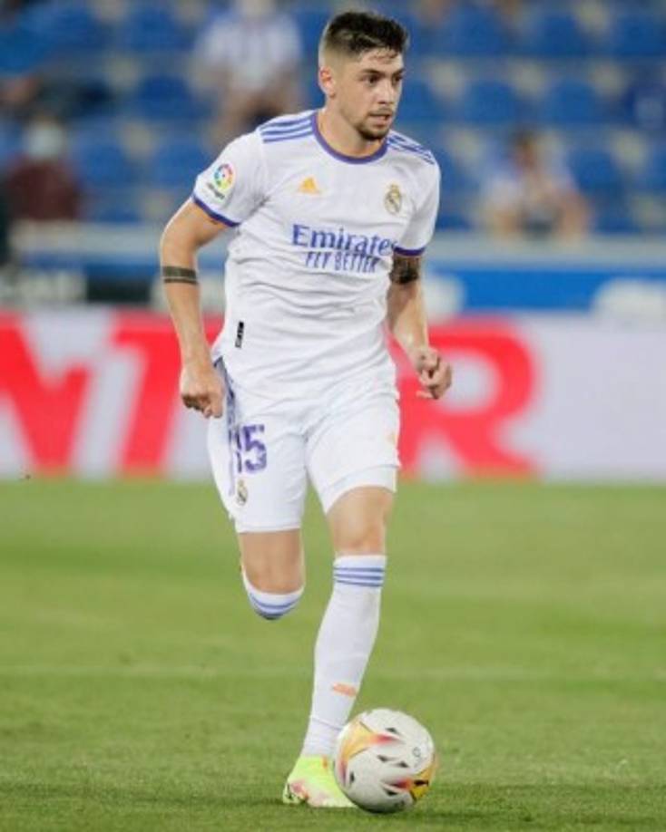 Tras las renovaciones en el último mes de Dani Carvajal, Thibaut Courtois y Karim Benzema, el siguiente jugador del Real Madrid en firmar su nuevo contrato será Fede Valverde. El periodista especializado en mercato Fabrizio Romano asegura que el club blanco y el uruguayo ya han cerrado el acuerdo y que este podría ser oficial la semana que viene.