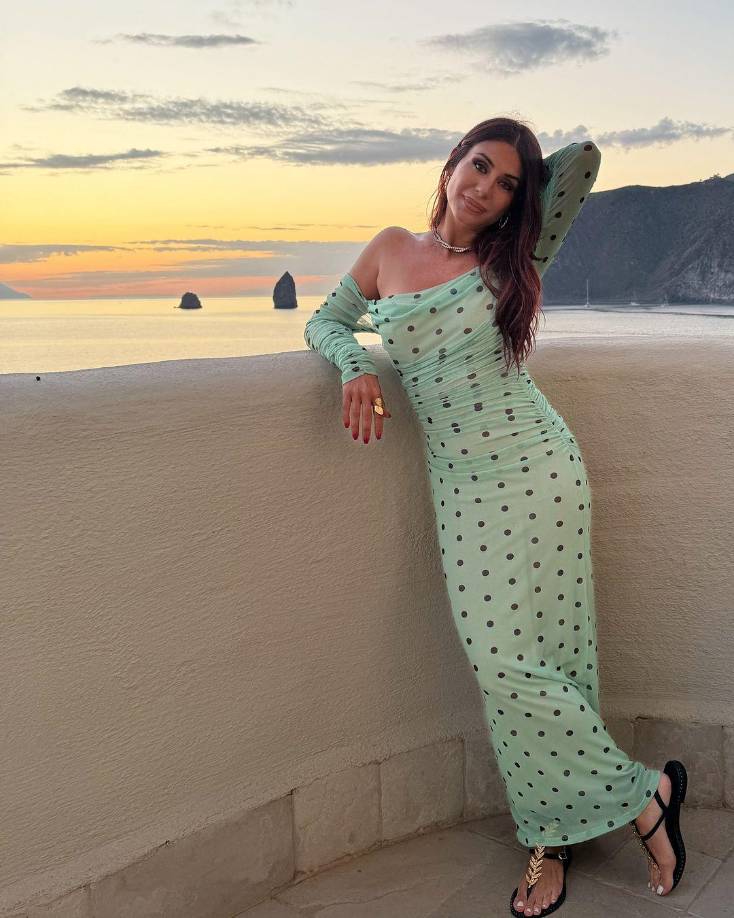 La diseñadora ya se ha enfrentado a más de 1000 candidatas y ha sido elegida una de las cien preseleccionadas a Miss Universo Cuba. Ahora le queda la segunda fase: entrar a formar parte de las 20 finalistas que cursarán un duro programa de 3 meses sobre habilidades en pasarela, oratoria, fotografía y proyectos sociales.