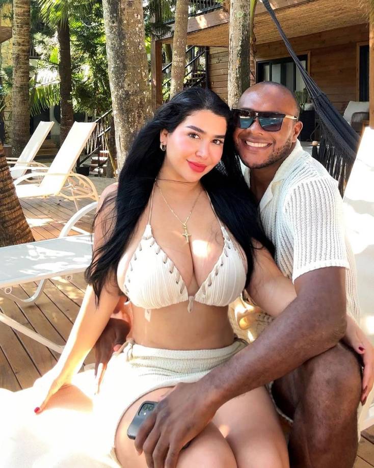 Aprovechando el parón de la Liga Nacional por la fecha FIFA, Anangonó y su hermosa novia se dieron una escapada a Roatán.