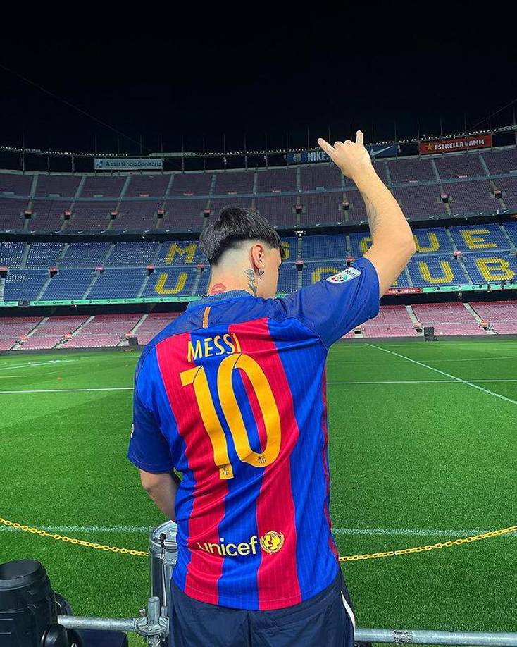 Y como todo argentino, mantiene a Lionel Messi presente.