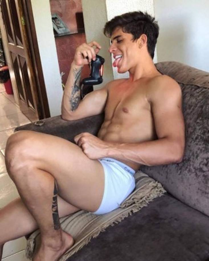 Además de modelo, Tiago Ramos es un reconocido 'influencer' y 'gamer' en Brasil.