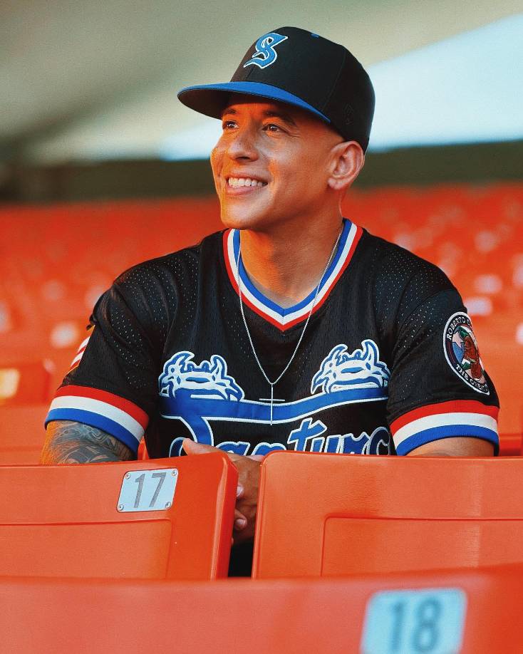 Daddy Yankee es considerado el papá del reguetón y dejó un gran legado en la música urbana, sin embargo, él invita a sus excolegas a tomar el camino de Dios, así como él lo hizo. Fuente: Metro