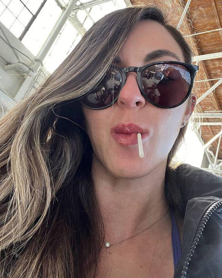 Suele mostrar en sus redes sociales su espectacular silueta y su vida fitness.