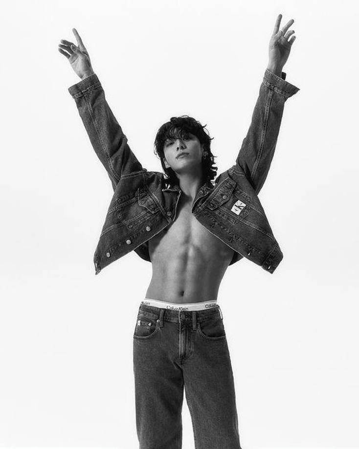 “He sido fanático de Calvin Klein durante mucho tiempo y estoy encantado de ser su nuevo embajador mundial”, dice el cantante en un comunicado sobre la campaña.