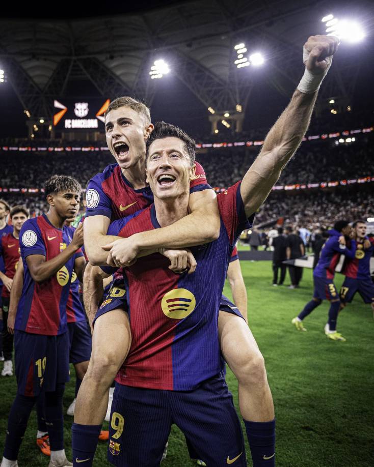 El Barça se impuso por goleada 5-2 al Real Madrid en el estadio King Abdullah Sports City de Yeda, en la final de la Supercopa de España.