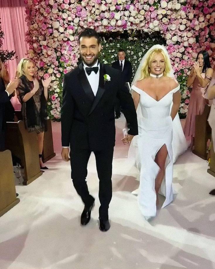 La cantante Britney Spears se ha visto envuelta en muchas polémicas, sin embargo, esta primavera fue noticia por celebrar su matrimonio con el actor Sam Asghari.