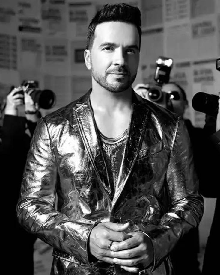 El autor de ‘Despacito’, que cantaba en el popular coro de niños de San Juan, en Puerto Rico, se felicita de haber continuado persiguiendo su sueño luego de que su familia se mudara a Florida, asegura que el esfuerzo “valió la pena” pero reconoce que “todavía faltan muchas cosas por hacer. Sigo teniendo la misma pasión”.